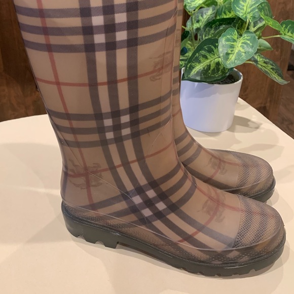 Burberry Plaid Rubber Calf High Leather Trim Rain Boots Size 38 - Picture 2 of 7